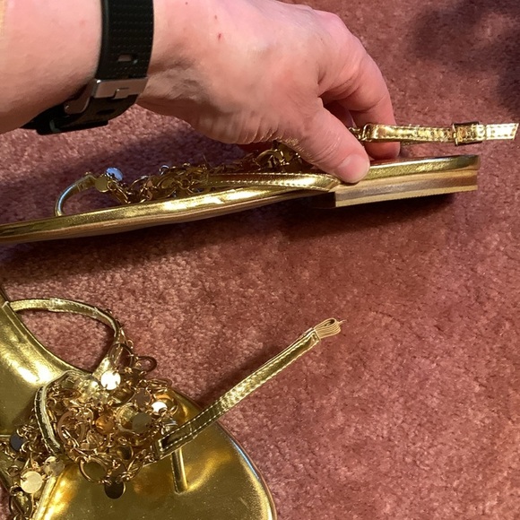 Colin Stewart Gold Ring Embellished Flat Sandals 🔴 - Picture 9 of 13
